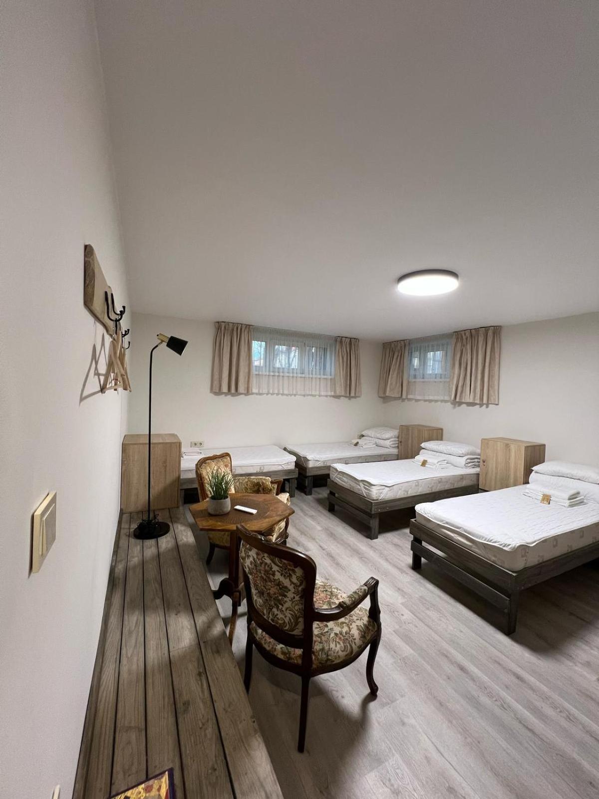Kubu Ground Floor Rooms クライペダ エクステリア 写真